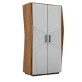 Moderne houten kast met geometrisch ontwerp