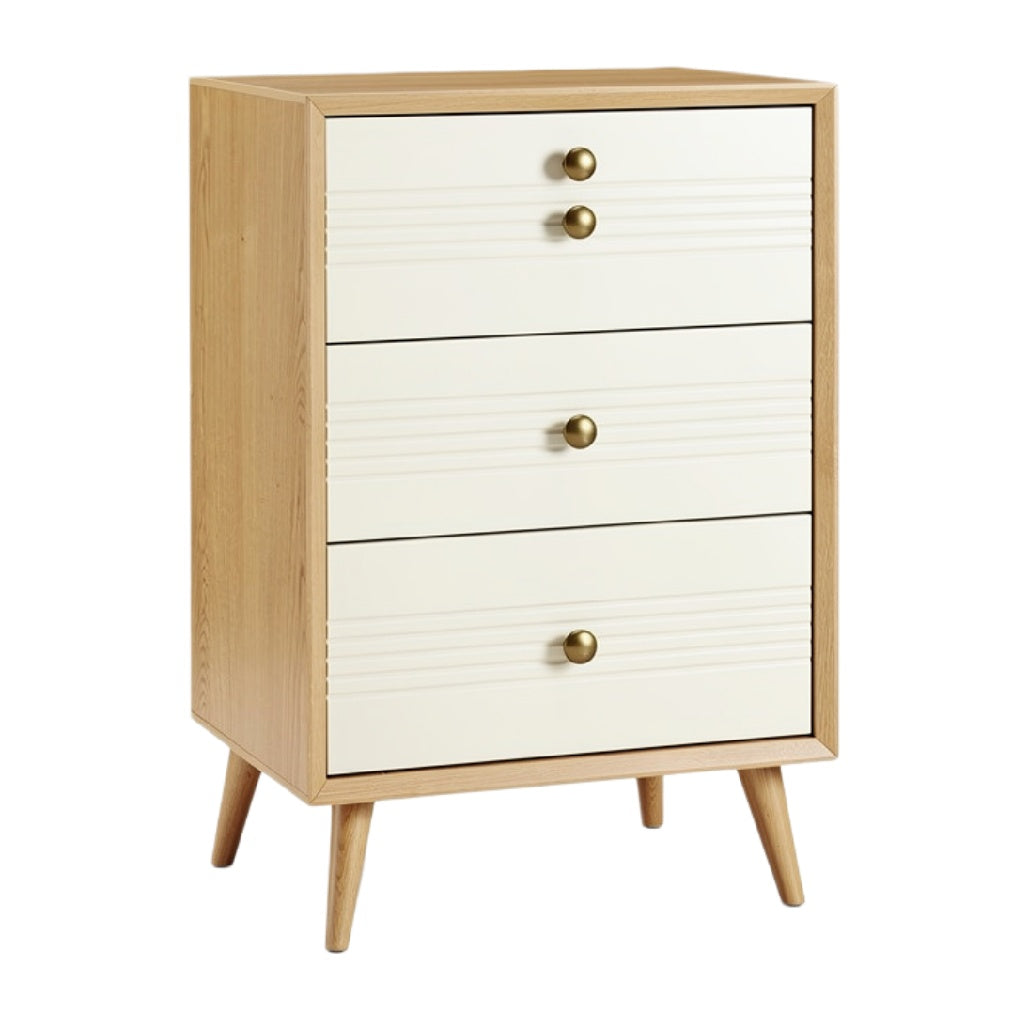Moderne ladekast met drie lades en houten pootjes